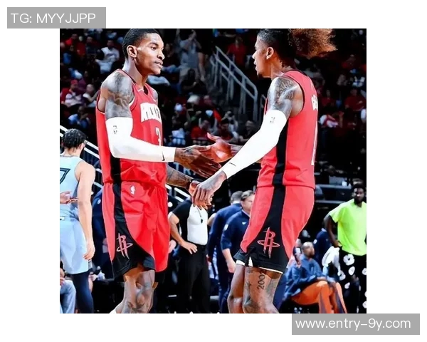 小凯文波特半场表现出色11投8中斩获17分精彩拉杆上篮引发全场欢呼